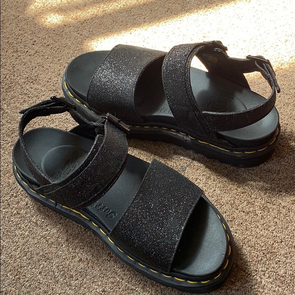 Shoes - Picture 2 of 3